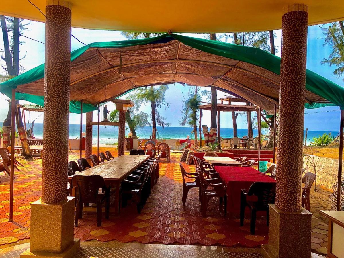 Sam & San Beach Resort Vengurla Exterior photo