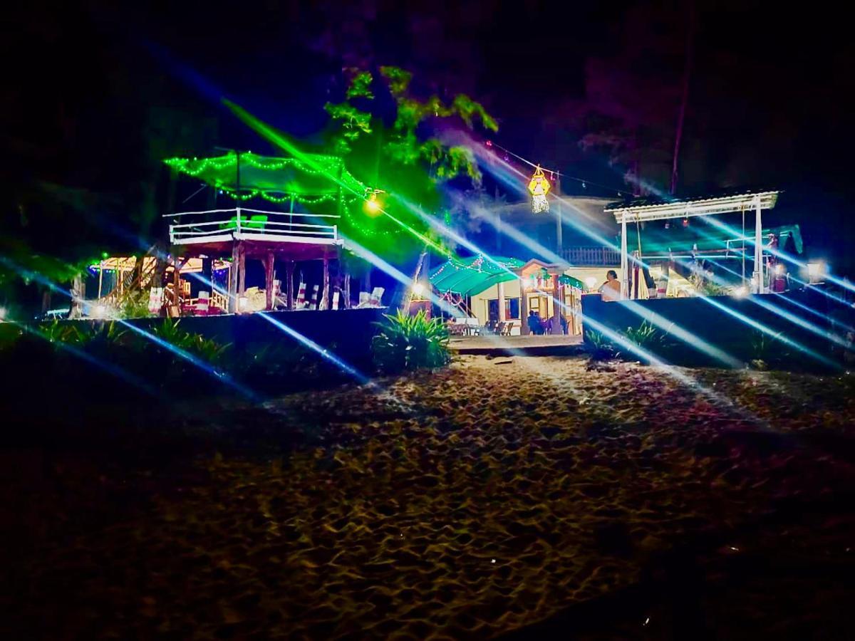 Sam & San Beach Resort Vengurla Exterior photo