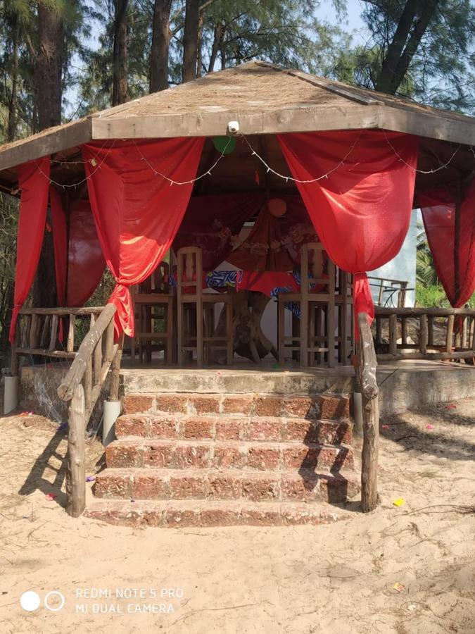 Sam & San Beach Resort Vengurla Exterior photo